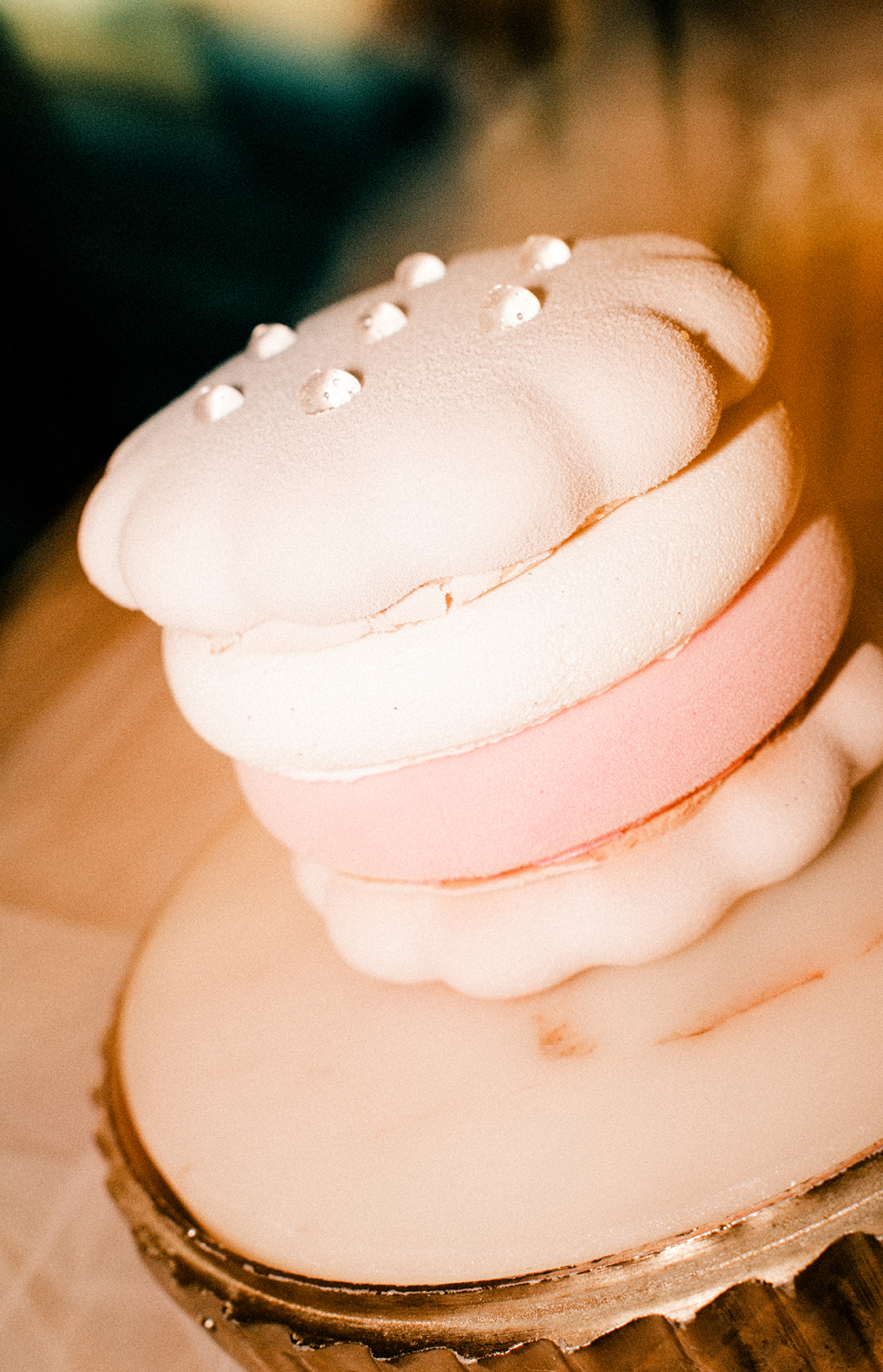 Pantone Cloud Dancer Dinner